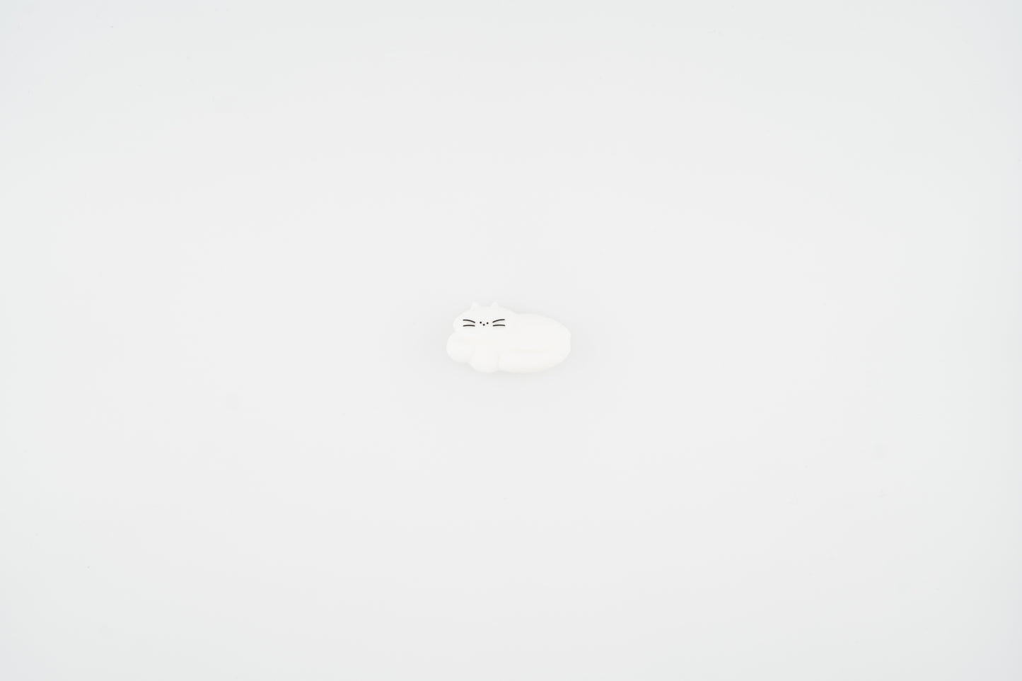 Herethere Bread Cat Cable Protect Cap